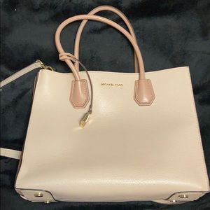 MICHAEL KORS 💕 MK Handbag